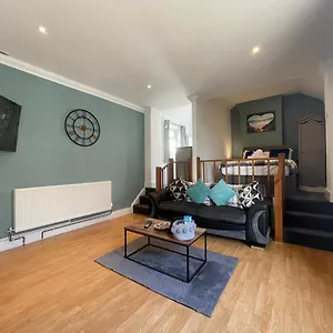 The Den - Cozy Studio , Swansea United Kingdom