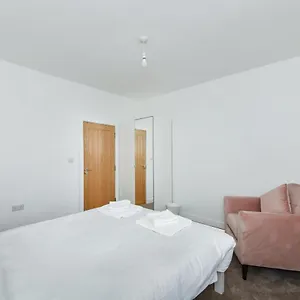 Apartment Claude House - Charming 4bedroom, Nottingham