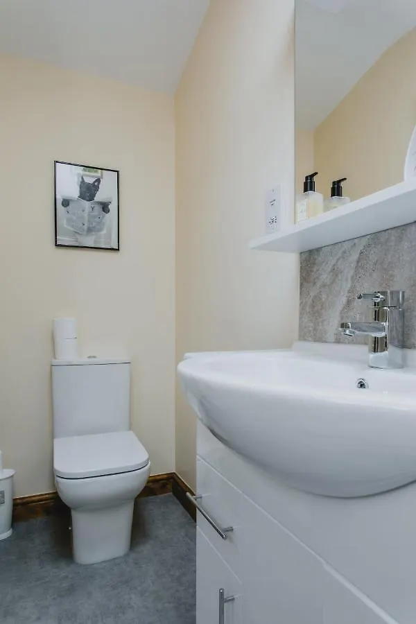 Cosy 2Nd Floor Apartment - King Size Bed & Free Parking Nottingham