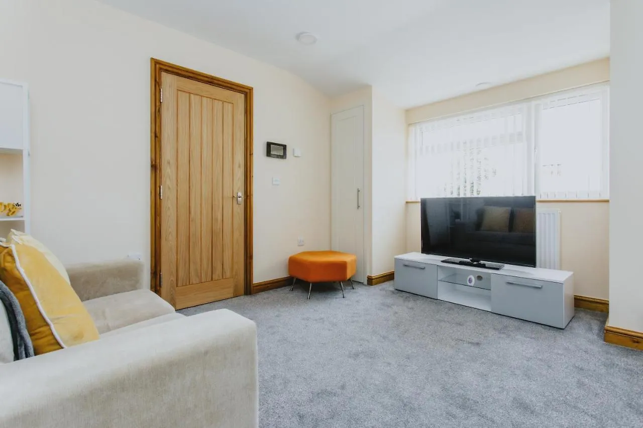Cosy 2Nd Floor Apartment - King Size Bed & Free Parking Nottingham